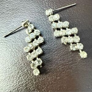 WOMEN’S SILVER RHINESTONE CASCADING STUD EARRINGS – ELEGANT EVENING STYLE